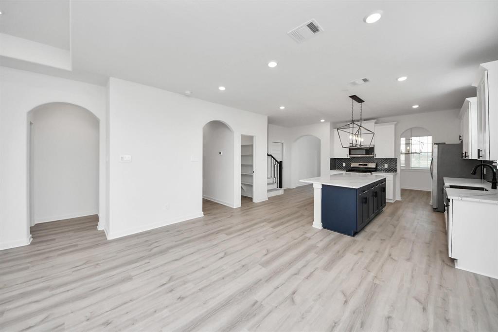 Alvin, Texas 77511, United States, 5 Bedrooms Bedrooms, ,4 BathroomsBathrooms,Residential,Active,127353