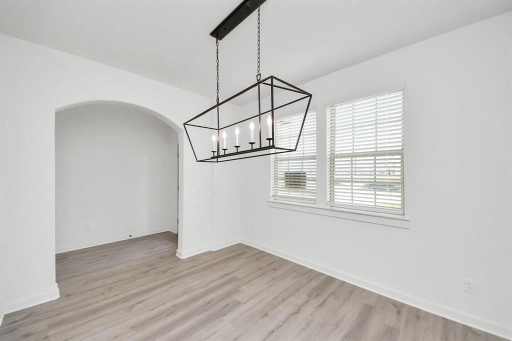 Alvin, Texas 77511, United States, 5 Bedrooms Bedrooms, ,4 BathroomsBathrooms,Residential,Active,127353