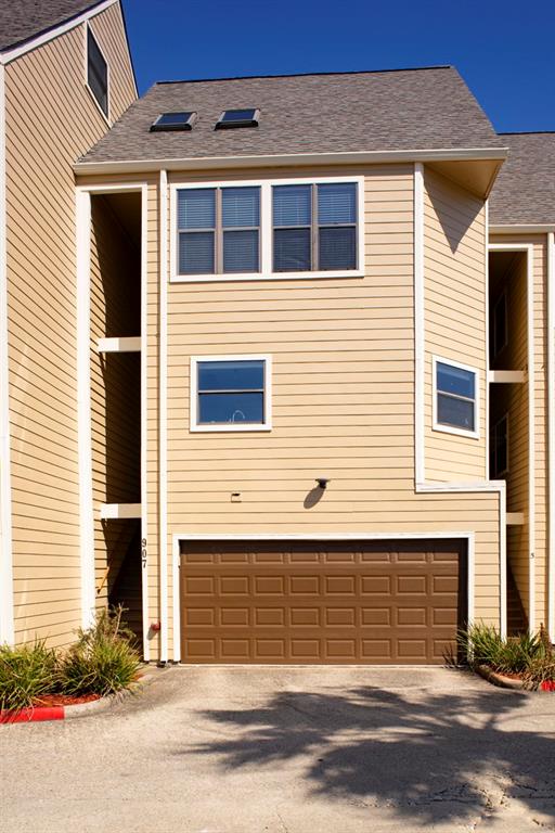 907 Davis Road, League City, Texas image 2
