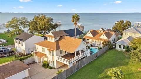 A home in Bacliff