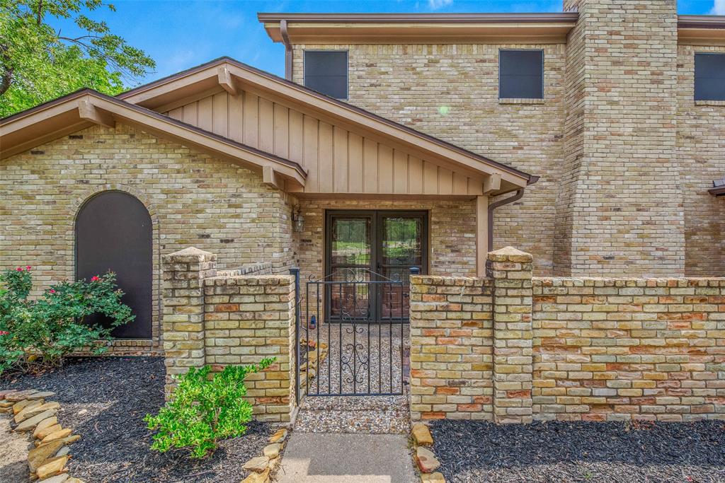 3001 Rustling Oaks Drive, Bryan, Texas image 2
