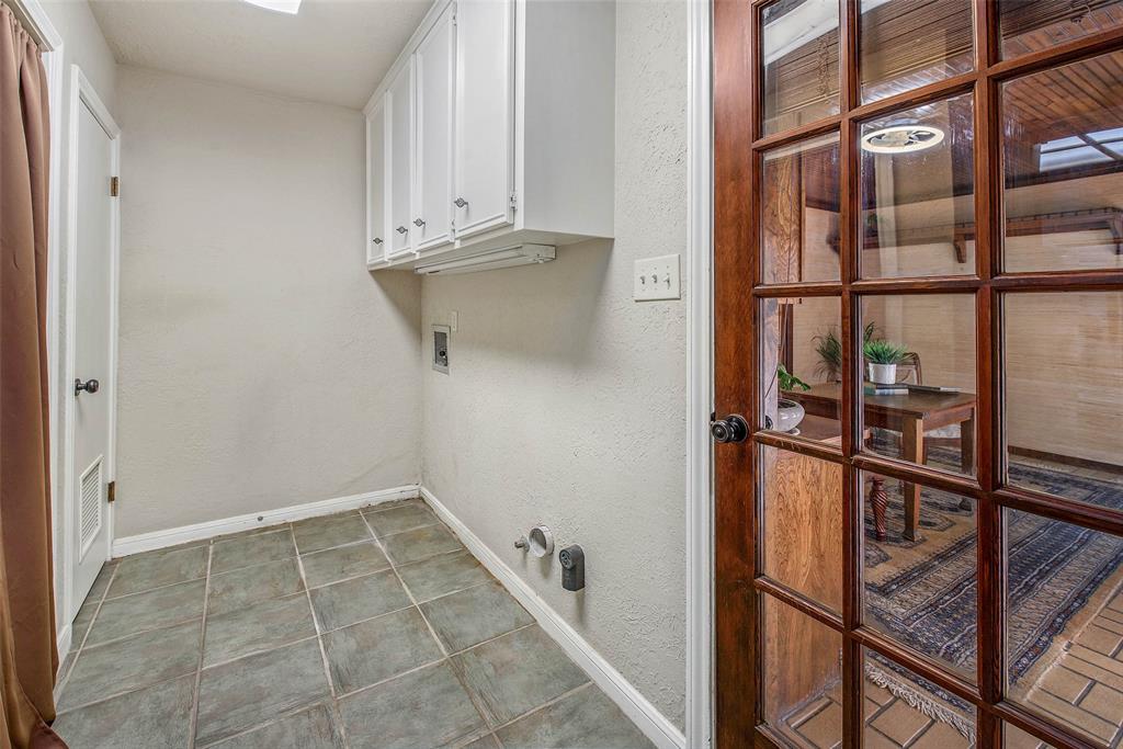 3001 Rustling Oaks Drive, Bryan, Texas image 23