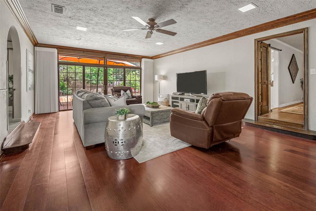 3001 Rustling Oaks Drive, Bryan, Texas image 9