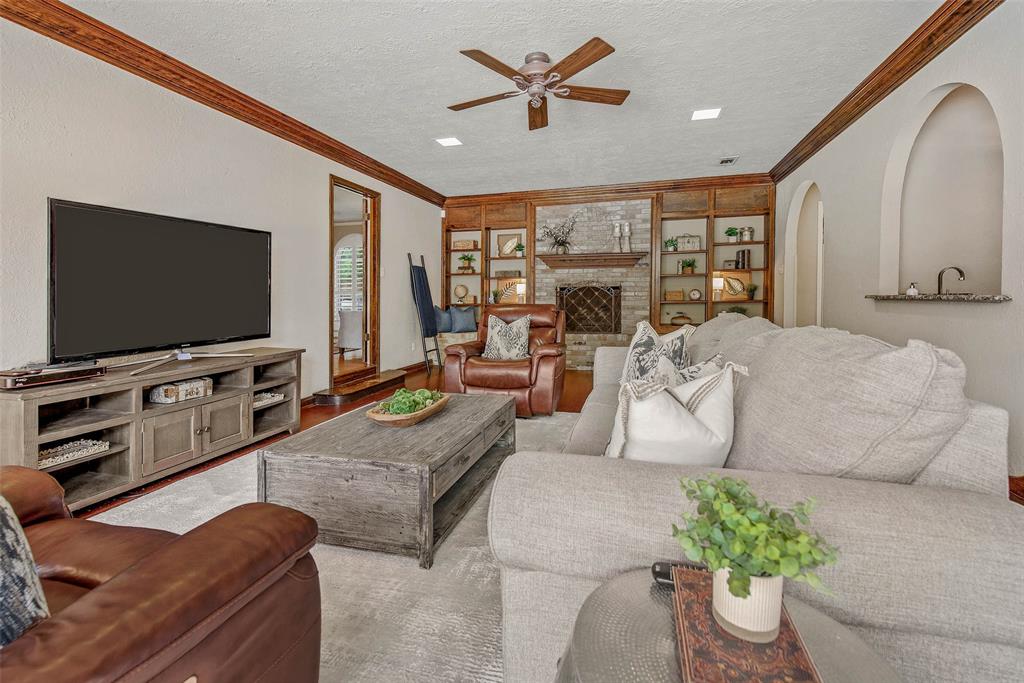3001 Rustling Oaks Drive, Bryan, Texas image 6