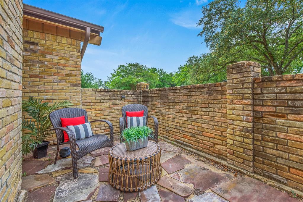 3001 Rustling Oaks Drive, Bryan, Texas image 3