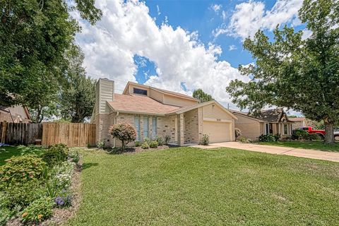 Single Family Residence in Houston TX 8038 Split Pine Drive.jpg