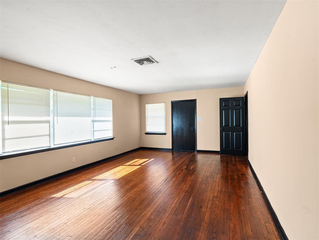 1004 3rd Street, Texas City, Texas image 8
