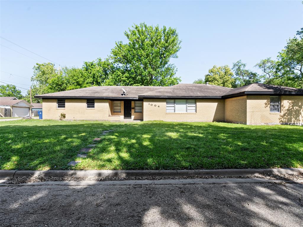 1004 3rd Street, Texas City, Texas image 1