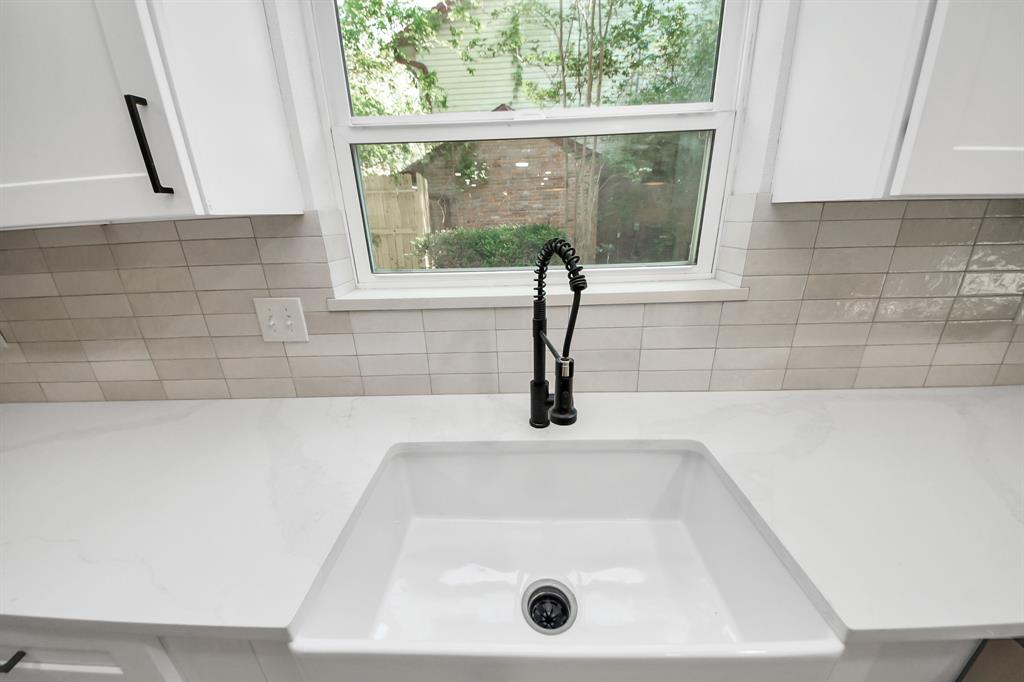 5614 Oakhaven Lane, Houston, Texas image 11