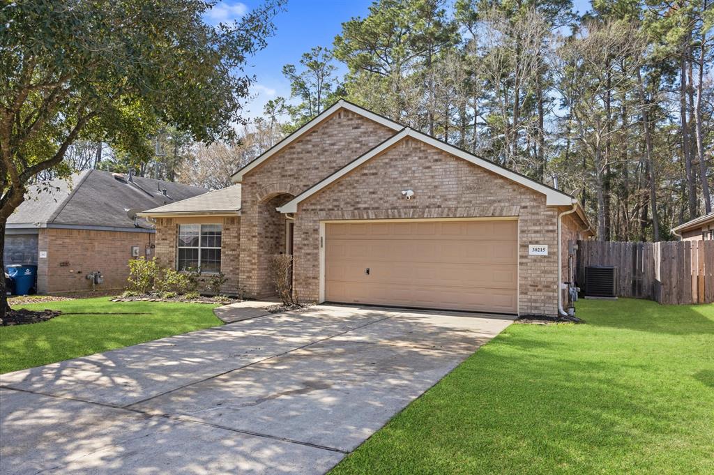 30215 Saw Oaks Drive, Magnolia, Texas image 2