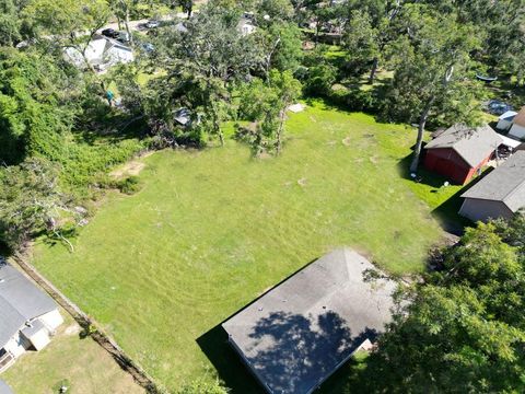 A home in Clute