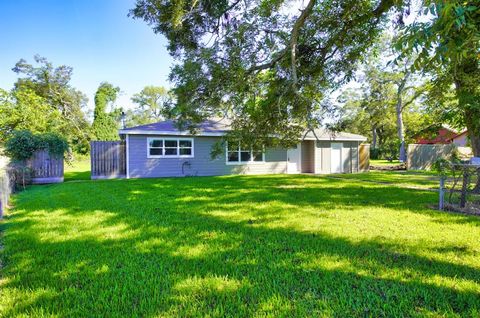 A home in Clute