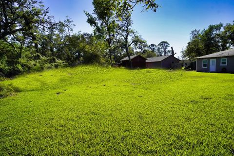 A home in Clute