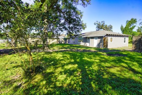 A home in Clute