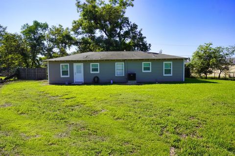 A home in Clute