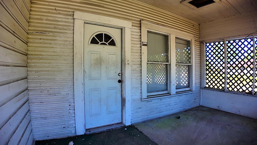 270 S 9th Street, Silsbee, Texas image 2