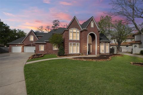 Single Family Residence in Spring TX 6610 Centre Place Circle.jpg