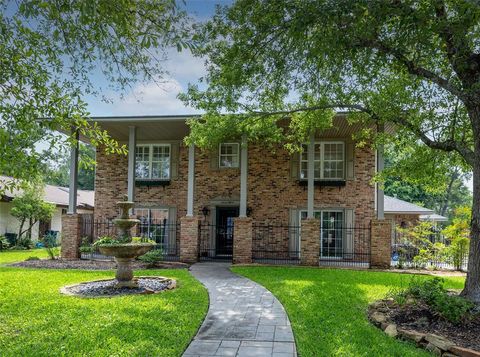Single Family Residence in Seabrook TX 715 Baronridge Drive.jpg