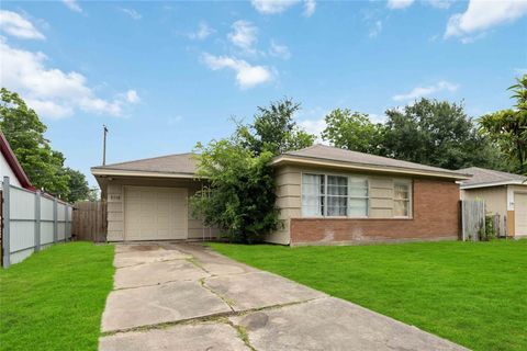 Single Family Residence in Houston TX 3115 Dacca Drive.jpg