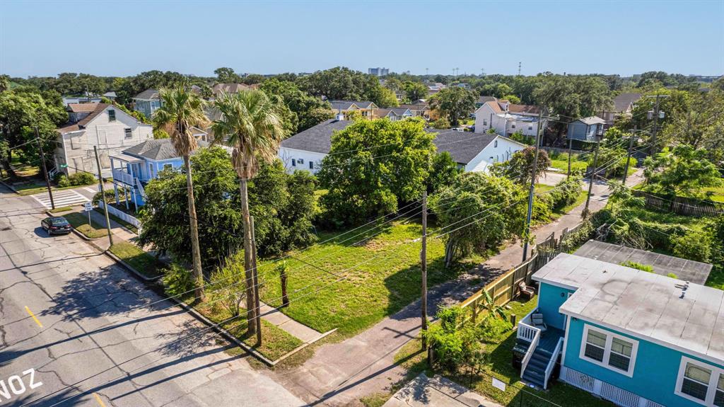 1513 35th Street, Galveston, Texas image 2