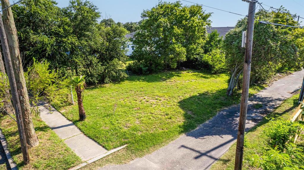 1513 35th Street, Galveston, Texas image 1