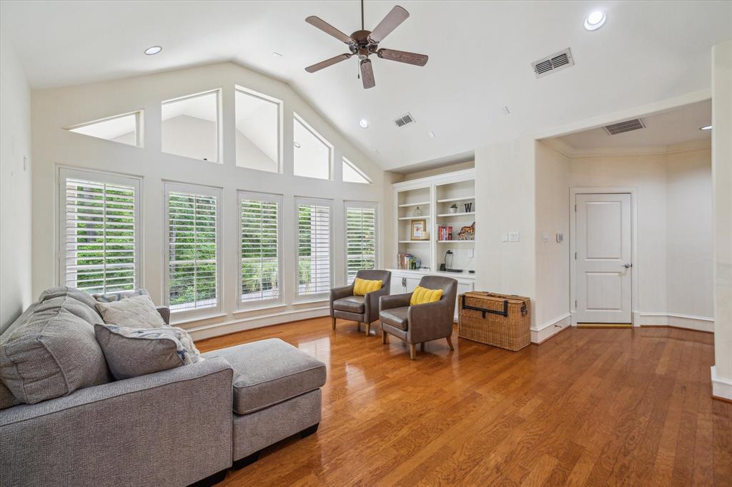 1527 Sheltering Oaks Lane, Kingwood, Texas image 22