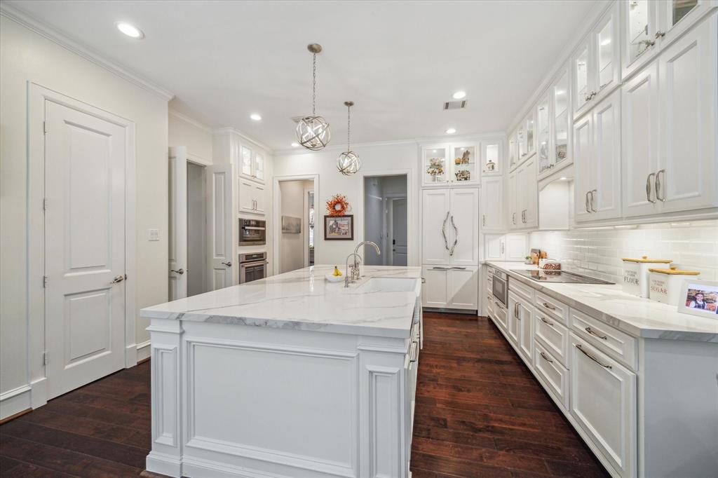 1527 Sheltering Oaks Lane, Kingwood, Texas image 6