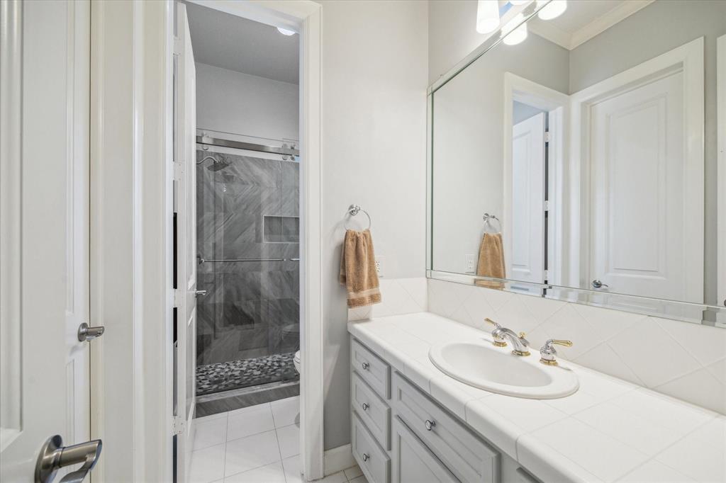 1527 Sheltering Oaks Lane, Kingwood, Texas image 30