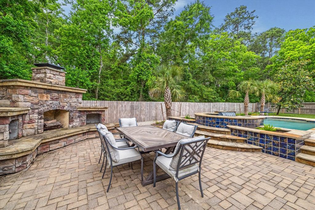 1527 Sheltering Oaks Lane, Kingwood, Texas image 15