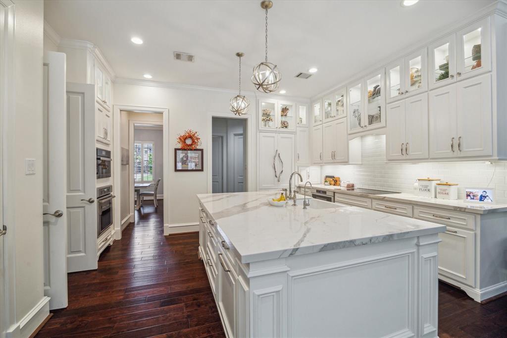 1527 Sheltering Oaks Lane, Kingwood, Texas image 7