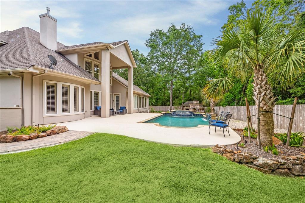 1527 Sheltering Oaks Lane, Kingwood, Texas image 16