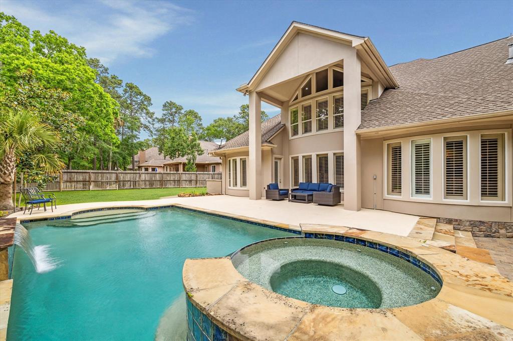1527 Sheltering Oaks Lane, Kingwood, Texas image 14
