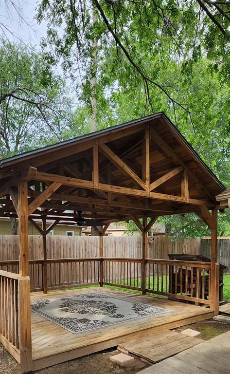 532 S Rivershire Drive, Conroe, Texas image 6