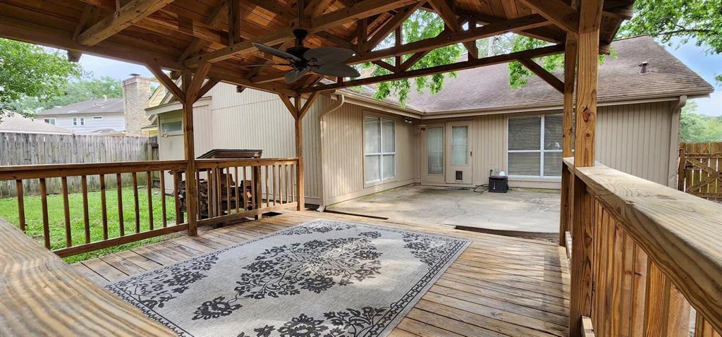 532 S Rivershire Drive, Conroe, Texas image 8