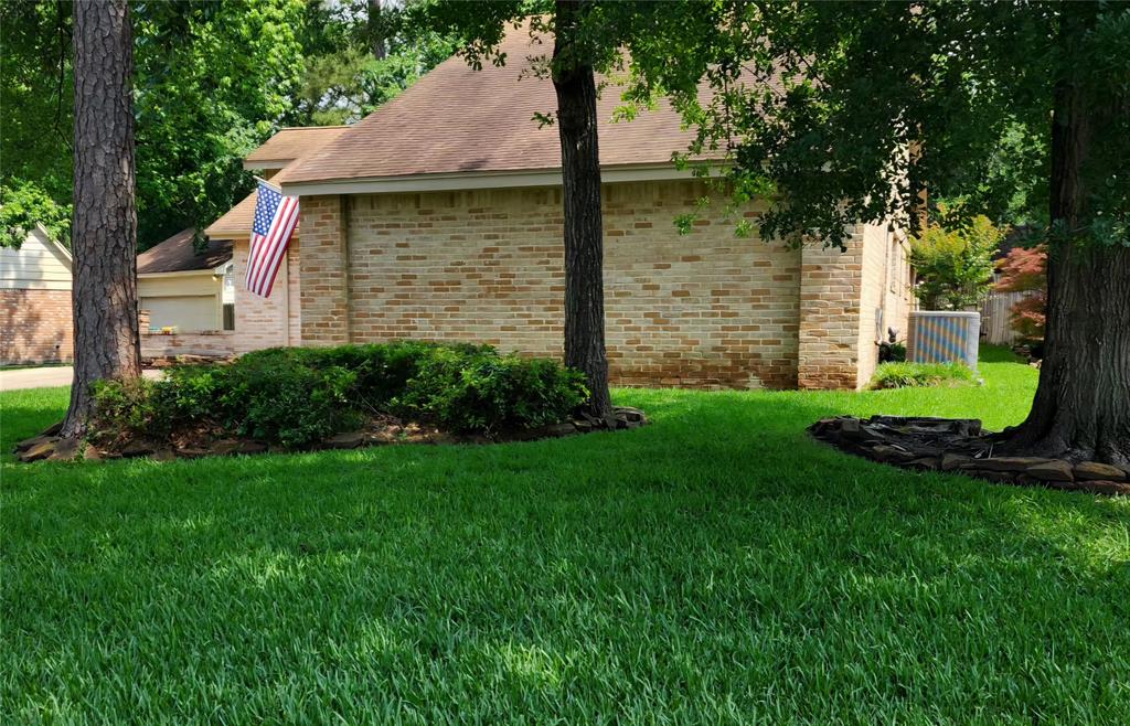 532 S Rivershire Drive, Conroe, Texas image 3