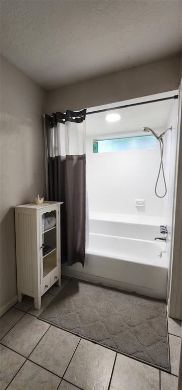 532 S Rivershire Drive, Conroe, Texas image 22