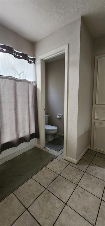 532 S Rivershire Drive, Conroe, Texas image 23
