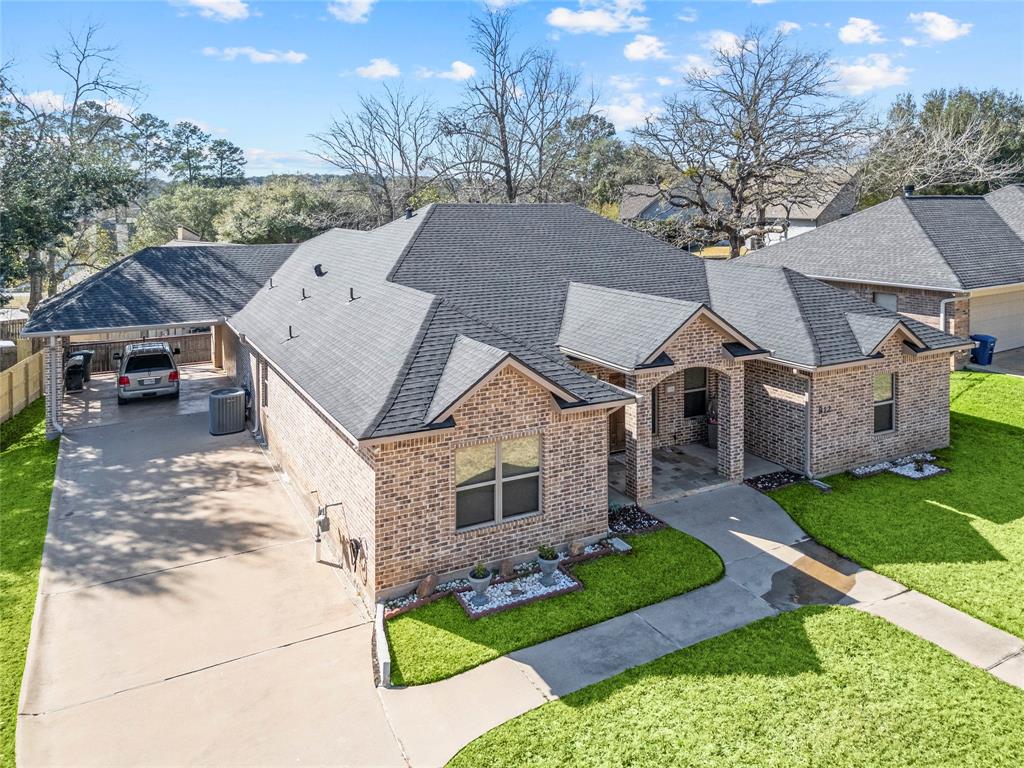 812 Cherry Hills Drive, Huntsville, Texas image 2