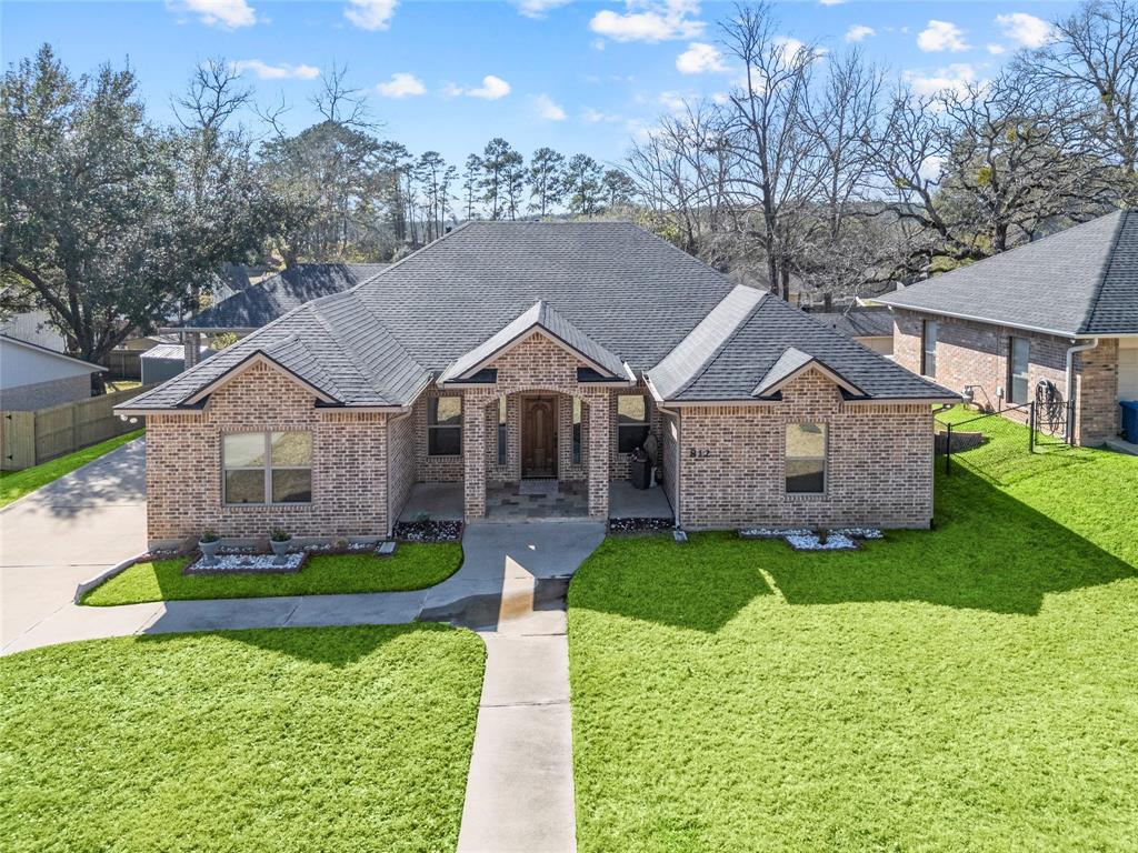 812 Cherry Hills Drive, Huntsville, Texas image 1