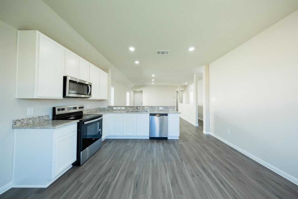 8114 Vanilla Orchid Drive, Houston, Texas image 6