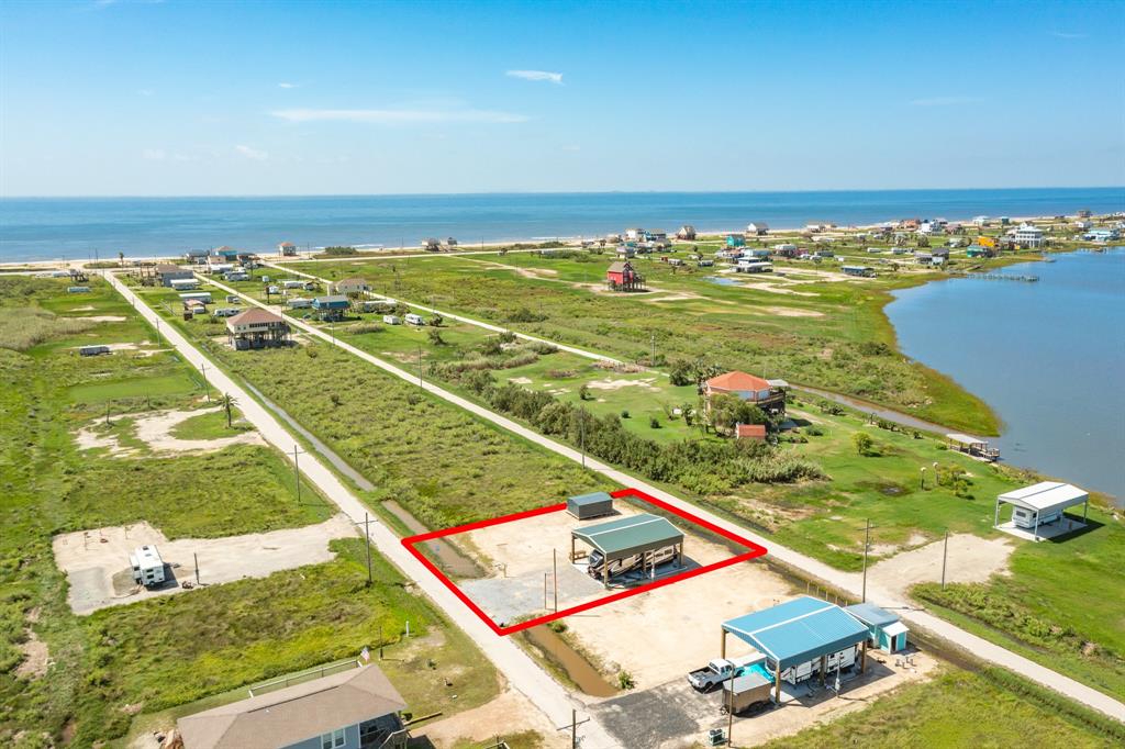 1129 Beach Front Drive, Gilchrist, Texas image 16