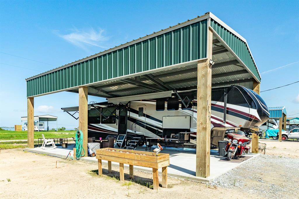 1129 Beach Front Drive, Gilchrist, Texas image 17