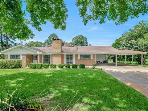 Photo of 1033 N State Highway 94, Groveton, TX 75845 (MLS # 16776362)