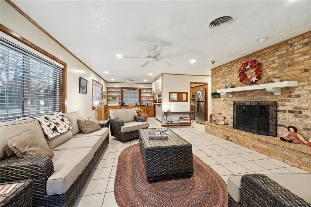 1250 Sherwood Road, Brenham, Texas image 9