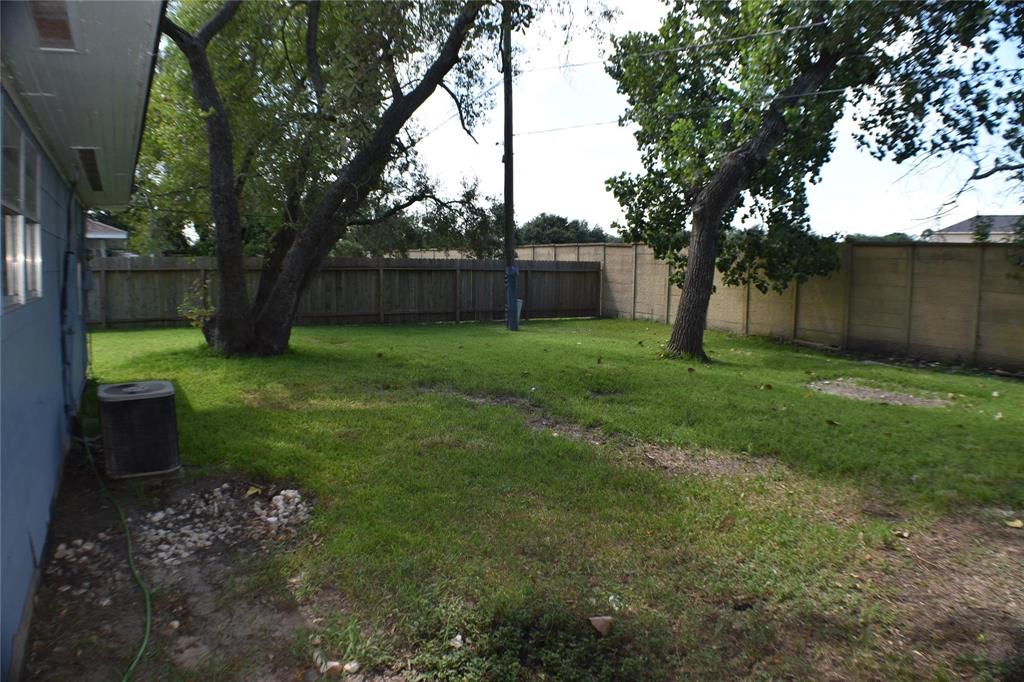 13006 Lawrence Lane, Stafford, Texas image 24