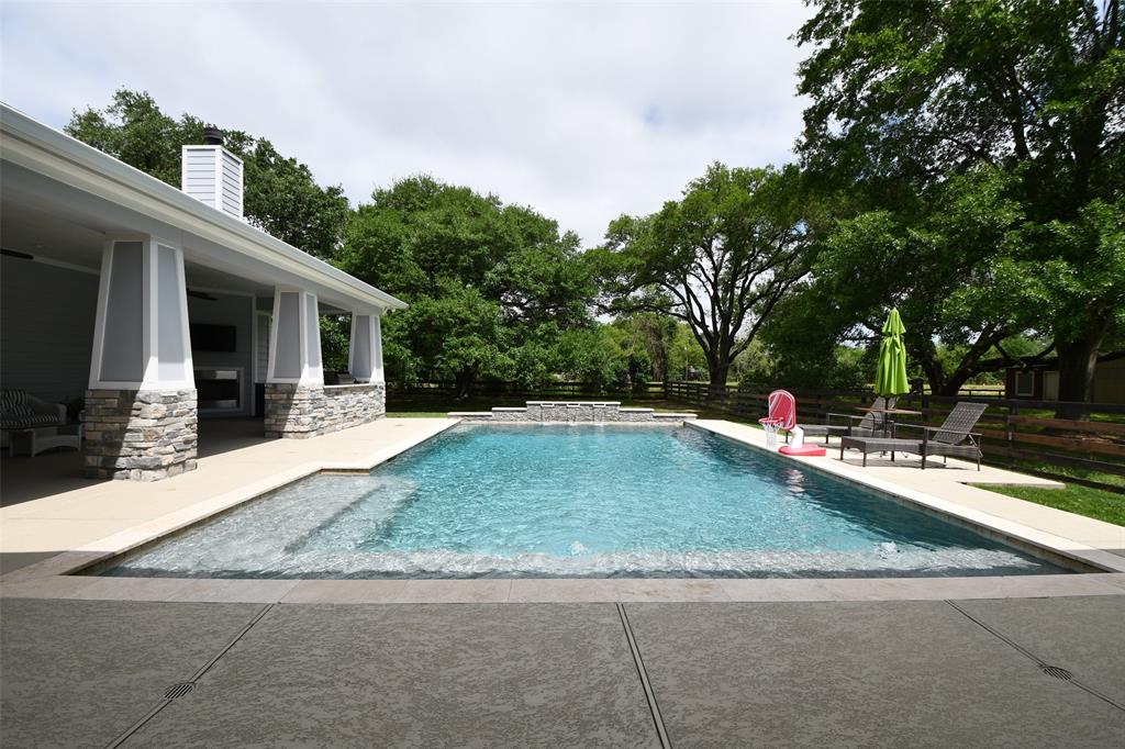 5808 Village Green Drive, Katy, Texas image 11