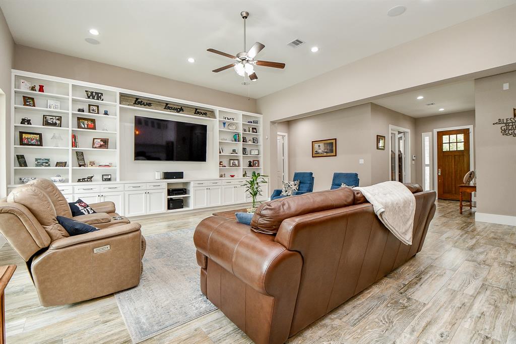 5808 Village Green Drive, Katy, Texas image 20