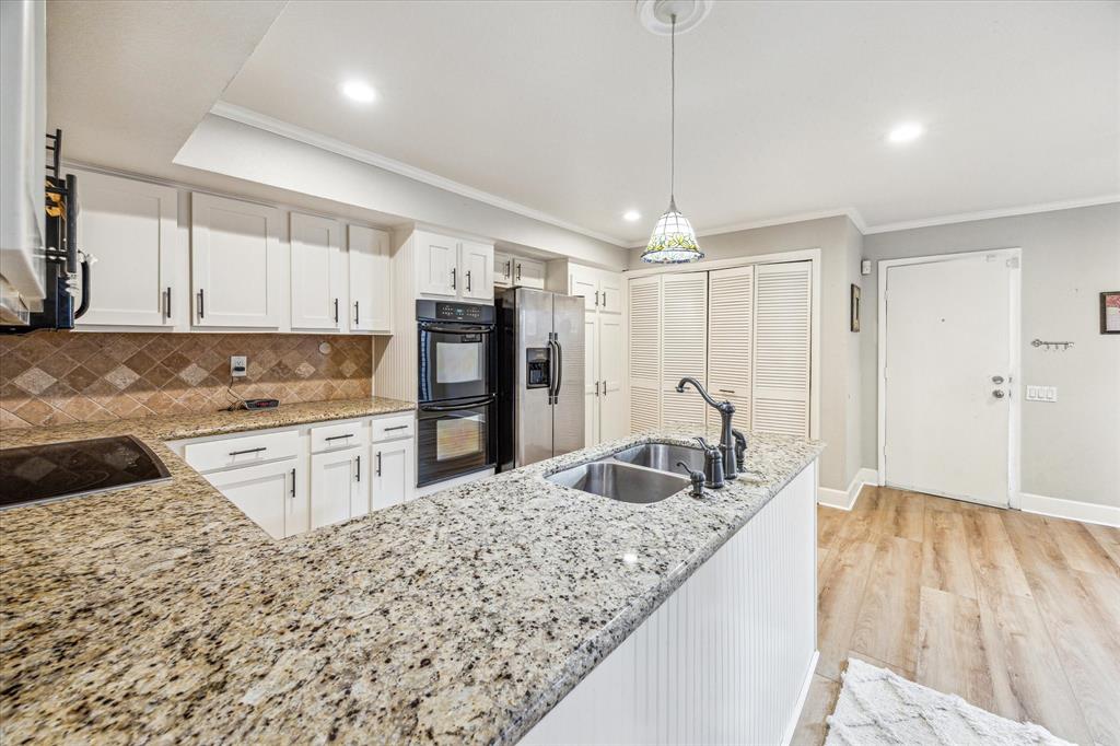 1433 Chardonnay Drive, Houston, Texas image 9
