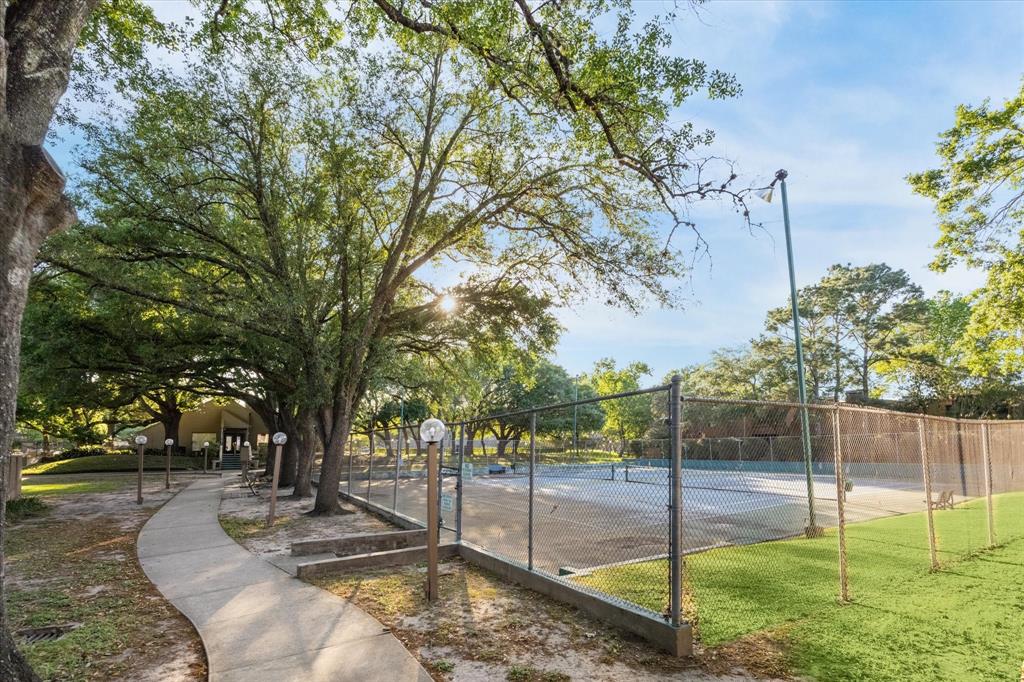 1433 Chardonnay Drive, Houston, Texas image 26