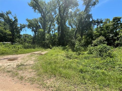 Photo of 127 Trinity Road, Dayton Lakes, TX 77535 (MLS # 4461257)
